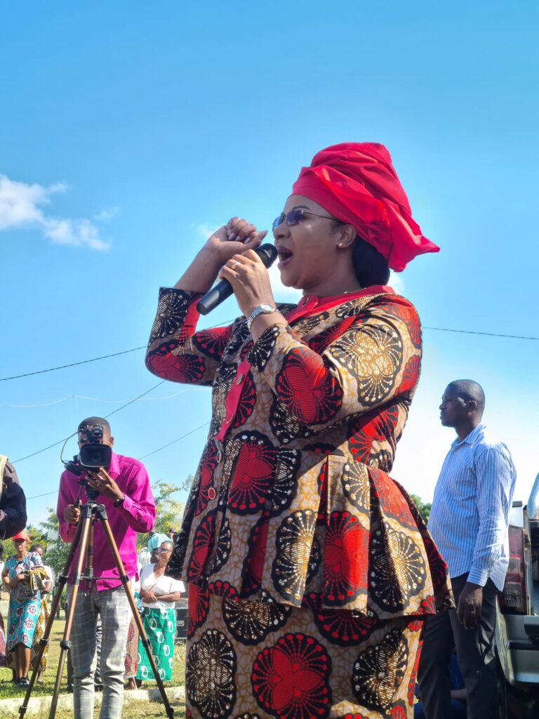 PRIMEIRA-DAMA DA REPÚBLICA DE MOÇAMBIQUE VISITA A CIDADE DO DONDO